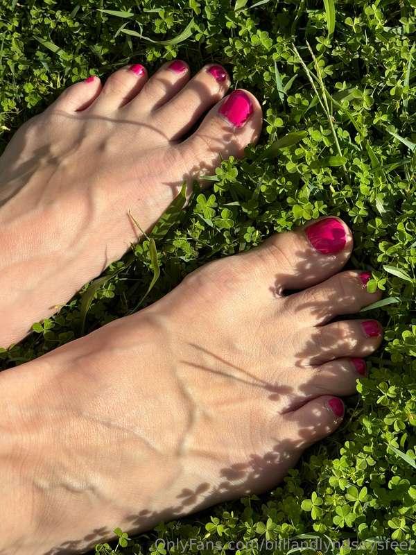 billiandlyndseysfeet image #0
