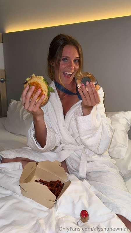 Breakfast in bed these days.... 😍