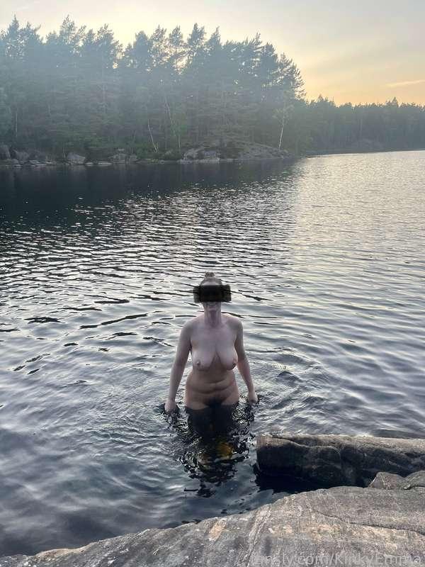 Took a naked swim last night! The water was much warmer than I thought! 

#outdoors #skinnydipping #nature #hairy #hairypussy #curvy