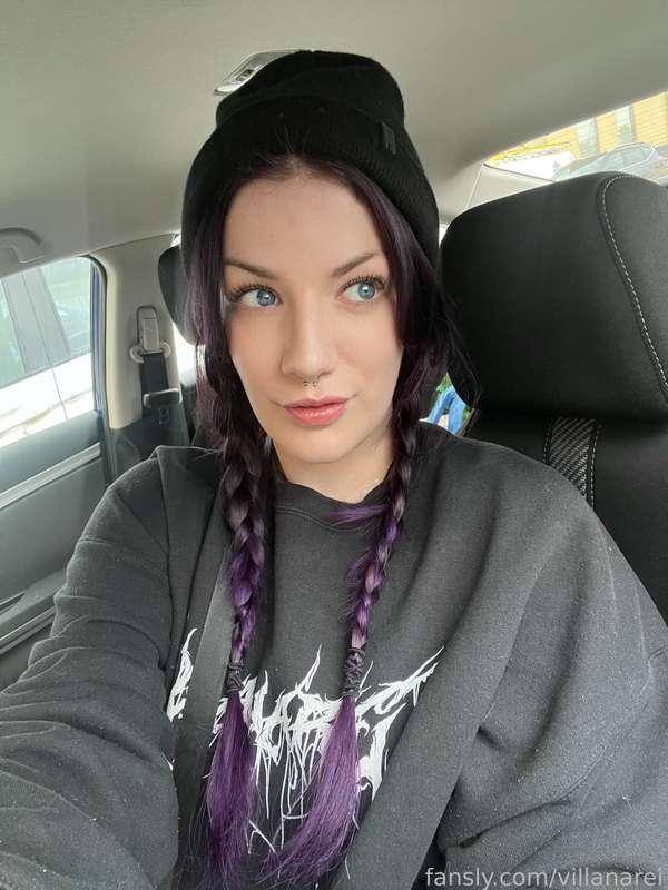 Beanie &amp; braids ✨
Feeling like a certified cutie patootie 🥰

#fyp #purplehair #braids #pigtails #beanie #goth #gothgirl #alt #altgirl #tallgirl 