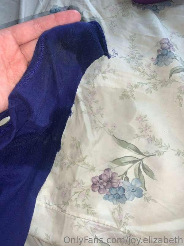 tore open my panties and got them soaked🤤
