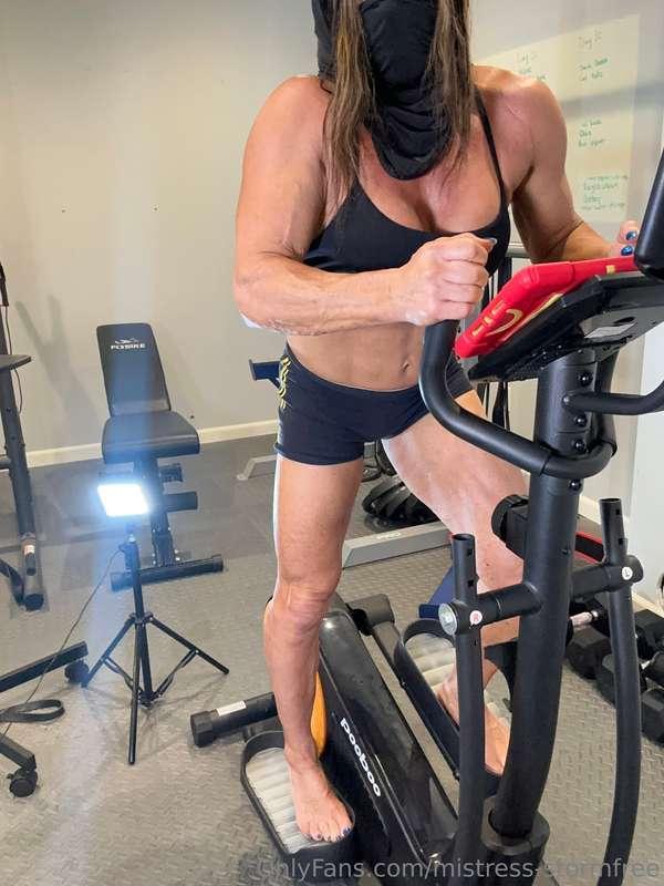 Can i get a hey!!! Naked cardio live streaming happens, only..