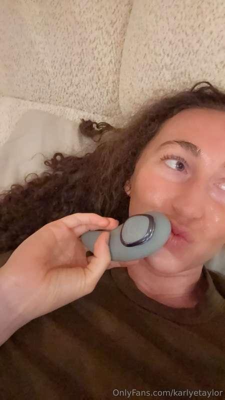 Who's ready for a NEW SOLO PLAY TOY VIDEO??? 🐱💦 Just hit you..