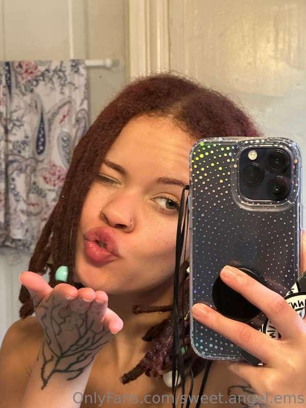 Face pics for you to nut on :)