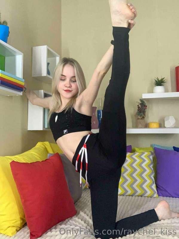 Do you like it when a girl has a good stretch?🤫