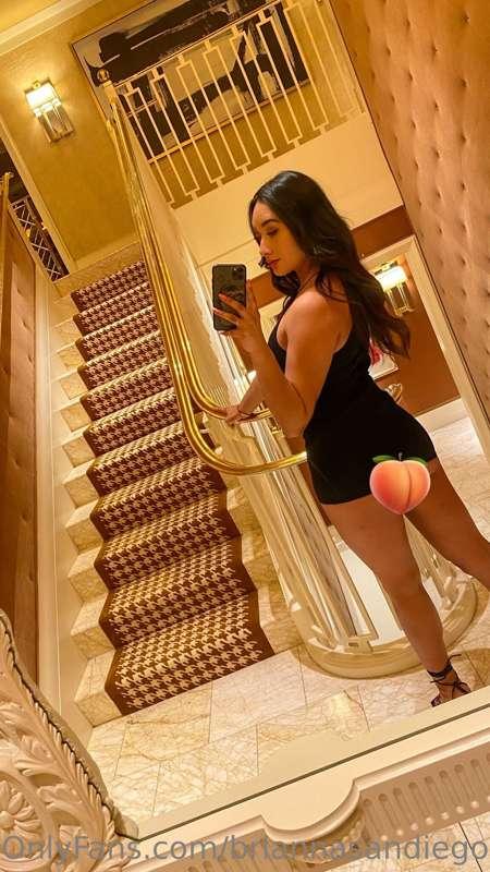 I LOVE short dresses 🍑 😏
