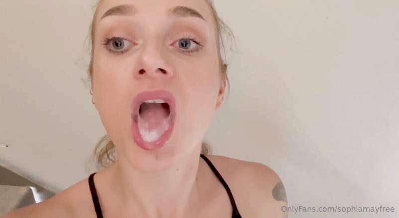 Happy **NATIONAL NUT DAY** 💦💦

Cum bust ya nut on @sophiamay..