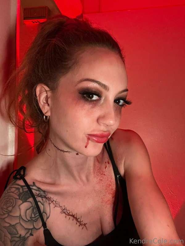 Do you like my makeup?! 

Happy Halloween 🎃