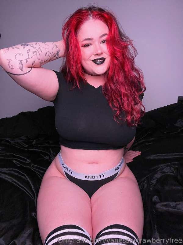 livestreams every week on my VIP page! @vanessastrawbe1 
