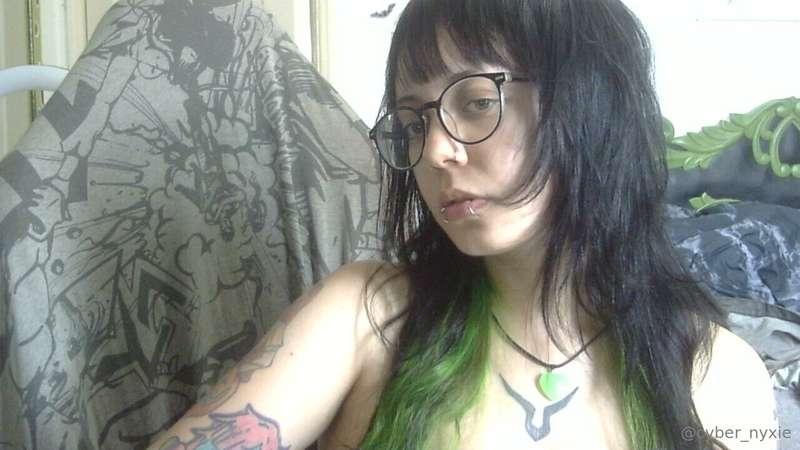 Dyed my hair black and i'm so glad i did!