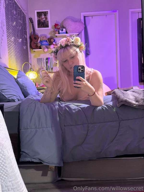 My bed is big enough for both of us, cutie. 😉🤭 Btw do you li..