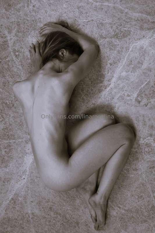 Have an artnude photo of me today! ;)  I love collecting dat..