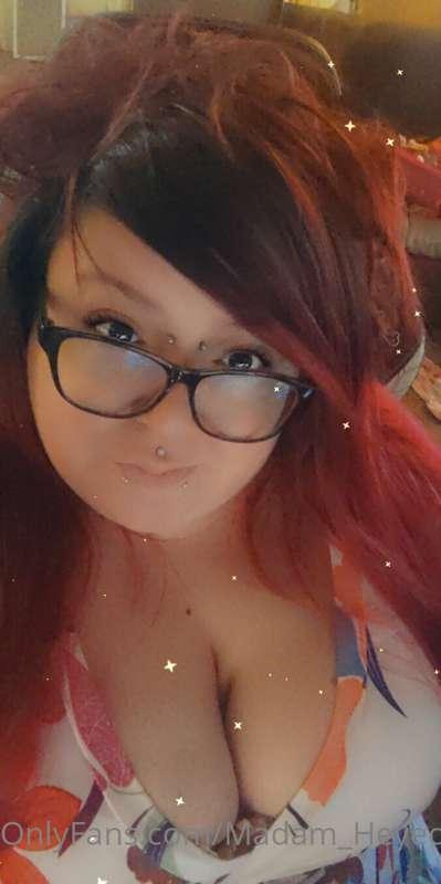 Its titty Tuesday and I'm LIVE on onlyfans! Lets flirt and g..