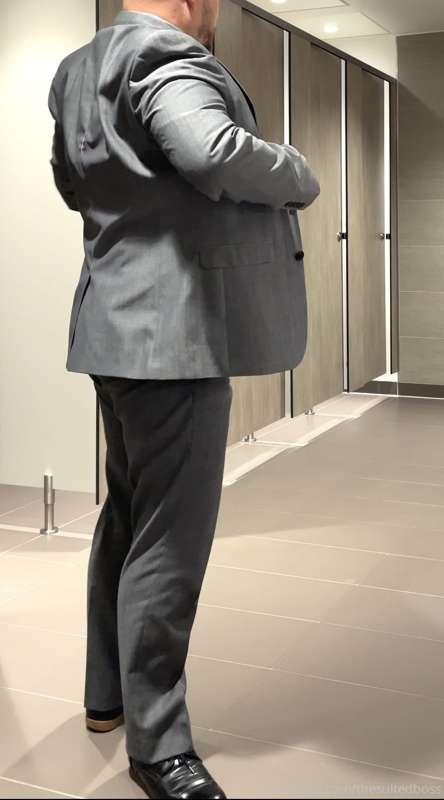 thesuitedboss image #3