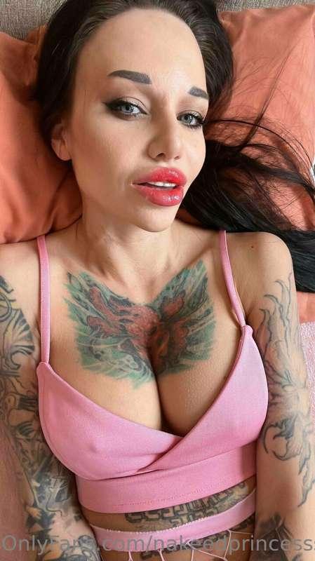 I'm so horny, I get goose bumps running through my body, do ..