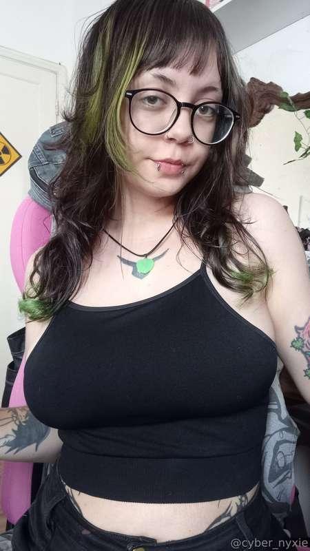 No makeup today ✌🏻