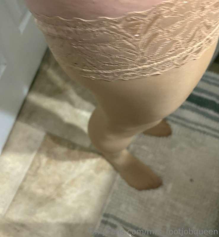 mrs_footjobqueen image #12