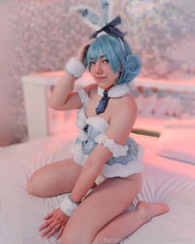 Hi bunnies!!

There another bunny suit 
Guess my favourite animal 👀✨
I'm looking forward to do more sets with my dear Miku.

Good night 💕