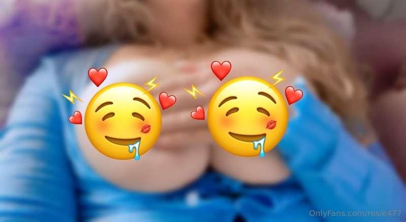 jiggling my tidddies in a hand bra position… the best positi..