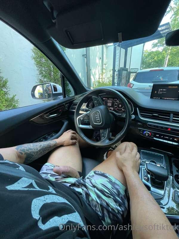 When he gets random boners at the Starbucks drive thru 😍😍😍 I..