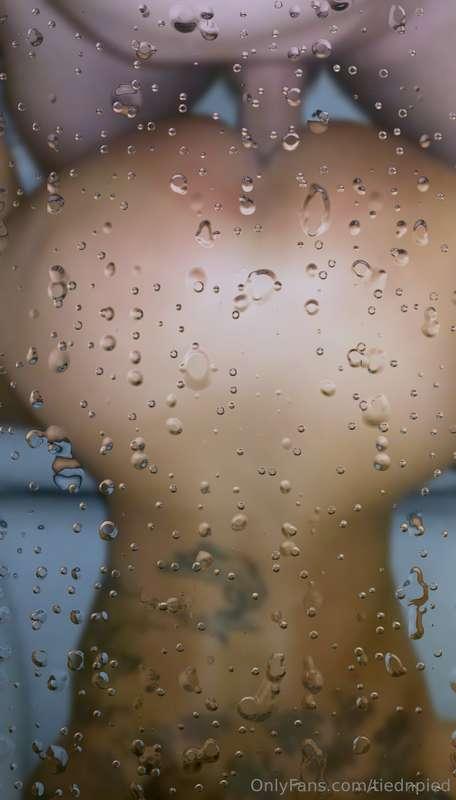 🪢💦 Doggy med @splashgirlfree 🍆🔥 Filmen kommer på fredag på N..