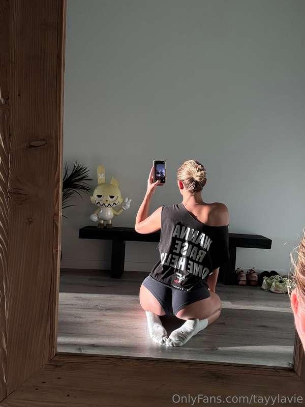 Quit ignoring me and lets have some fun daddy 😇