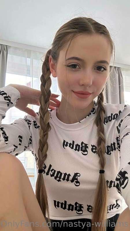 I think braids suit me very well, but what hairstyle do you ..