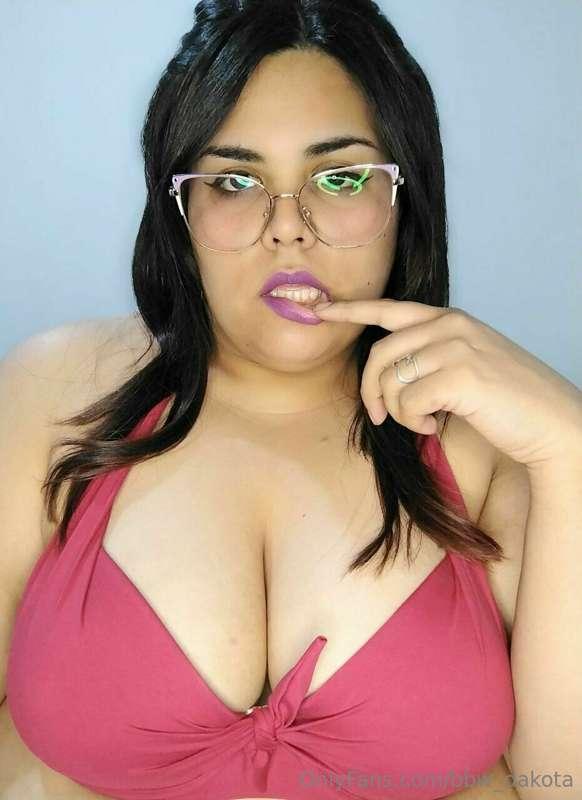 Content with glasses? Send me a tip and I'll do it for you 🔥..