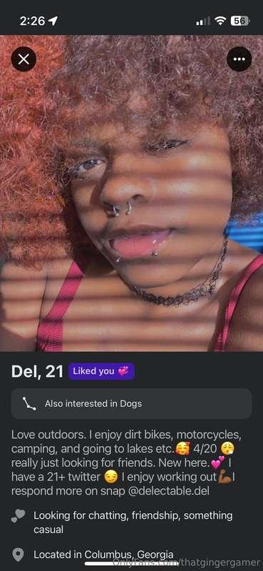 1 hour of content. Delectable Del sucks and worships my bwc ..
