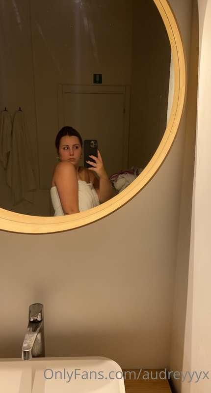 Incase you missed my nude Italy bundle, I’ll message it agai..