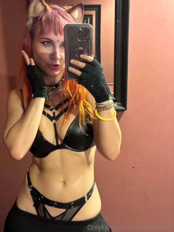 It's MY BIRTHDAY 
I'm so thrilled! I wanted to upload a set ..