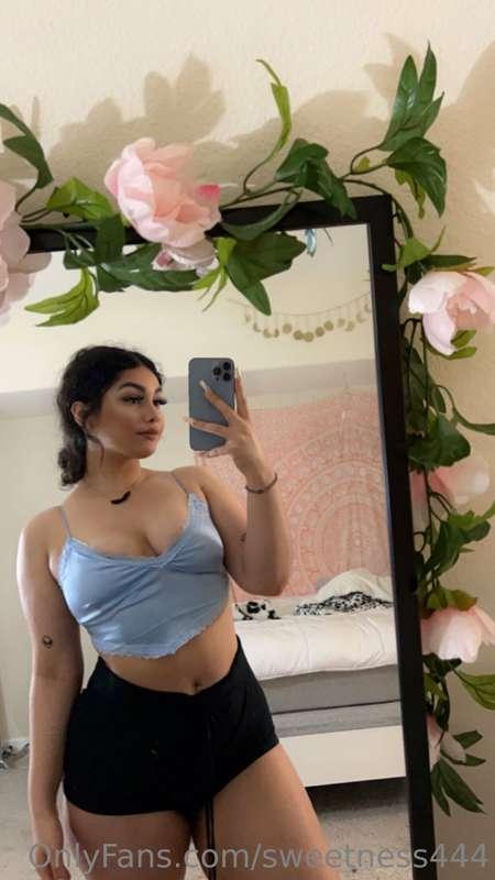 Who’s active, let’s chat 🥰