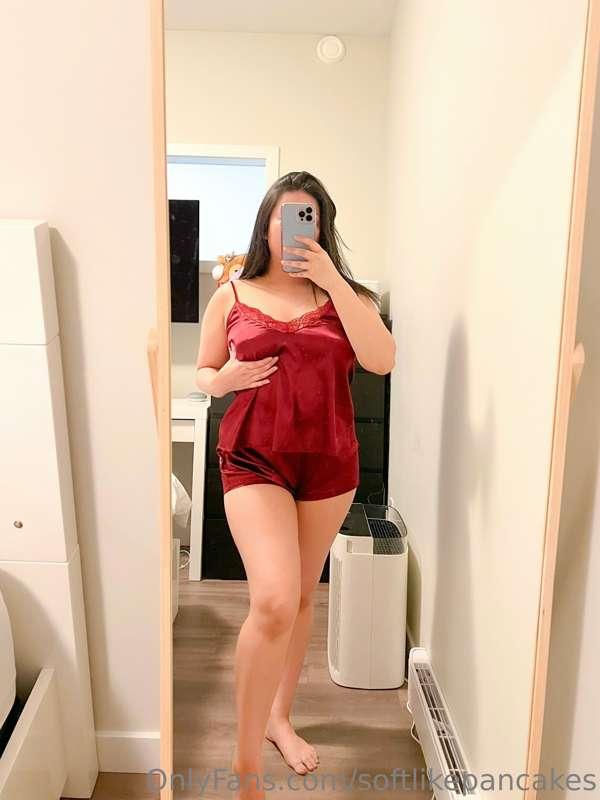 Swipe to strip me naked 😋