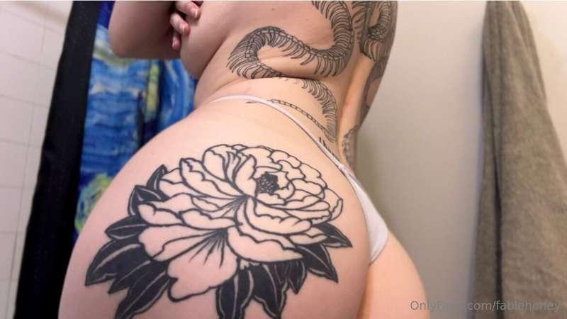 Do you like my new tattoo? 😈
