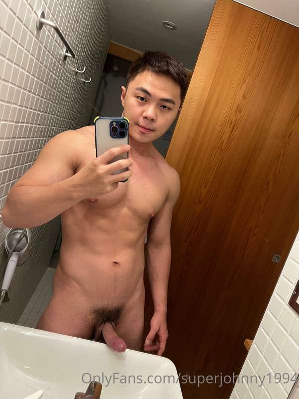 半夜室友睡著時偷偷在半夜尻在臉盆裡💦
門也沒關只覺得好刺激😳