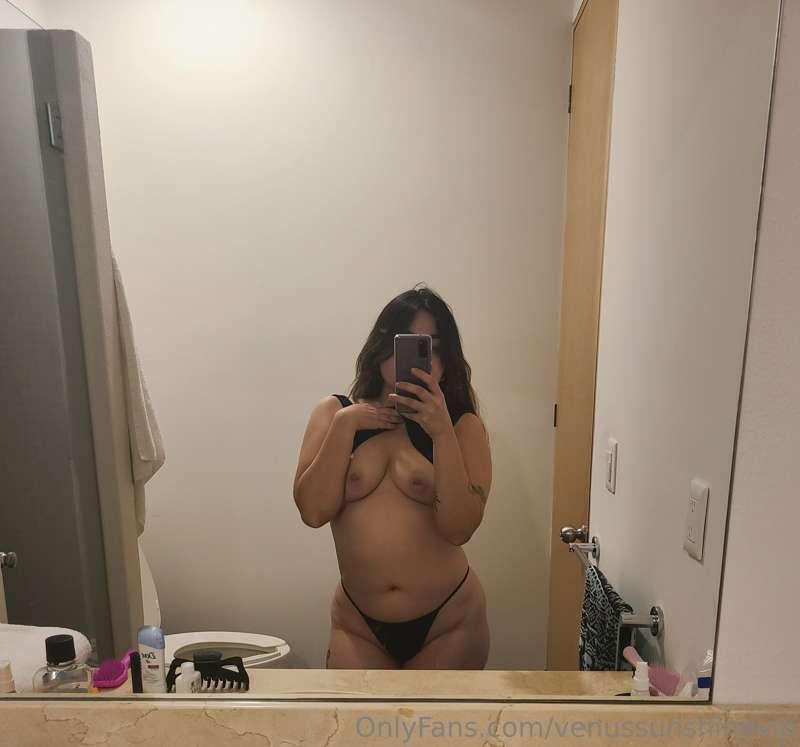 Some pics for yall 😘

I'm out of town so I had to do a littl..