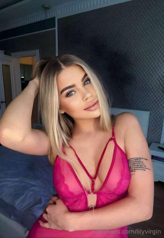 *Free subscription*
Would you fuck her @lovebi ass, pussy or..