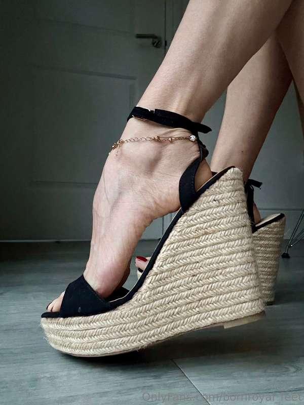 bornroyal_feet image #1