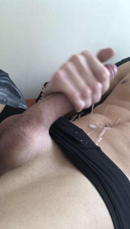 cum on my sixpack💦