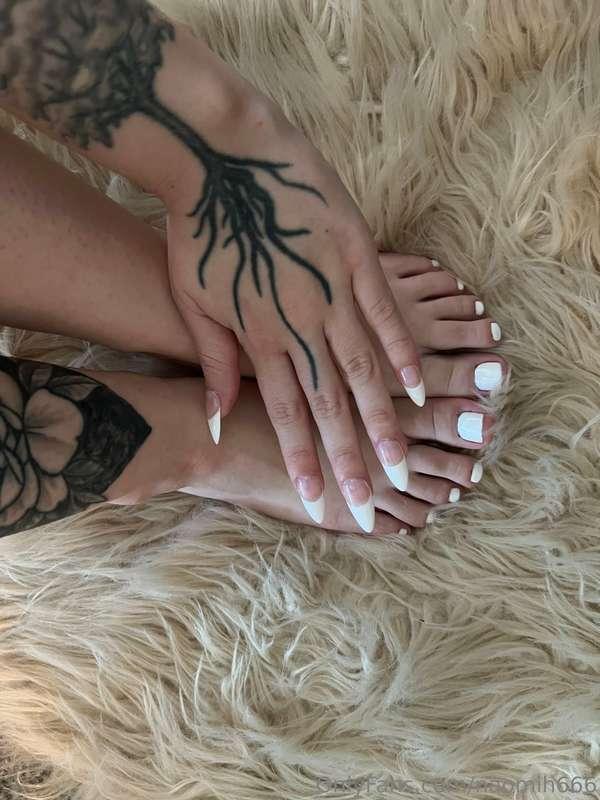 do you like matching nails?