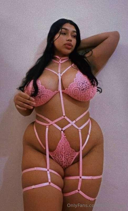 I'm Beautiful and Curvy at the same time 😘