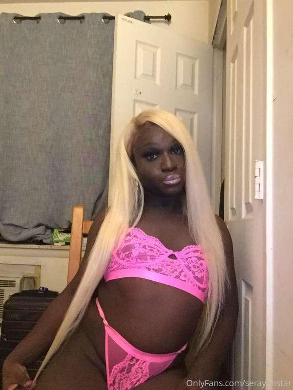 Welcome to the DollHouse 💕💗👛💕 Felt like such a blow up doll.