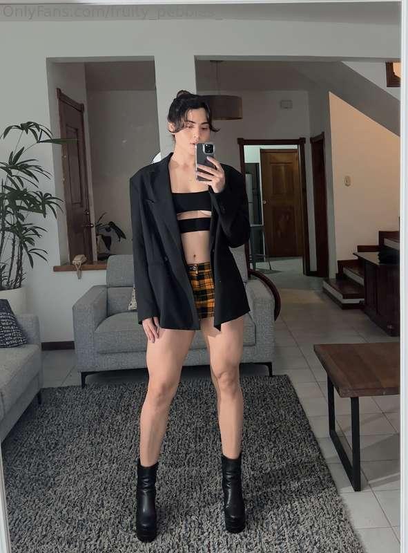 Is this too short for clubbing?? 😹😹 Check your DMs