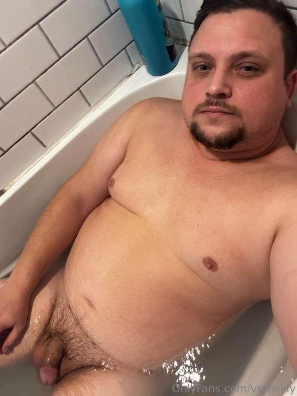 Playing with my cock in a hot bath 