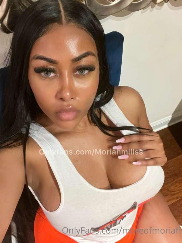 Is time to get naughty on @moriahmillss 🥵👅 Don't keep me wai..