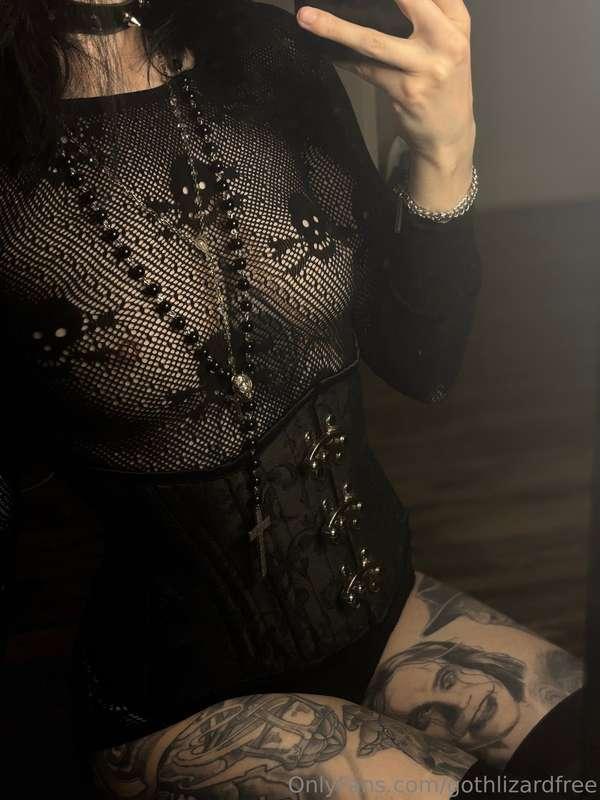 gothlizardfree image #1