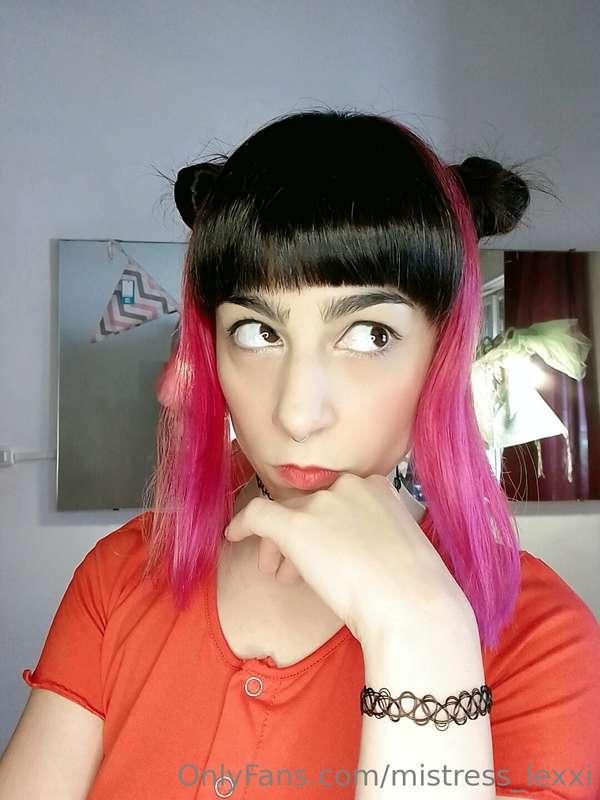 ***💭Do you like my outfit💖?***
What do you think about the s..