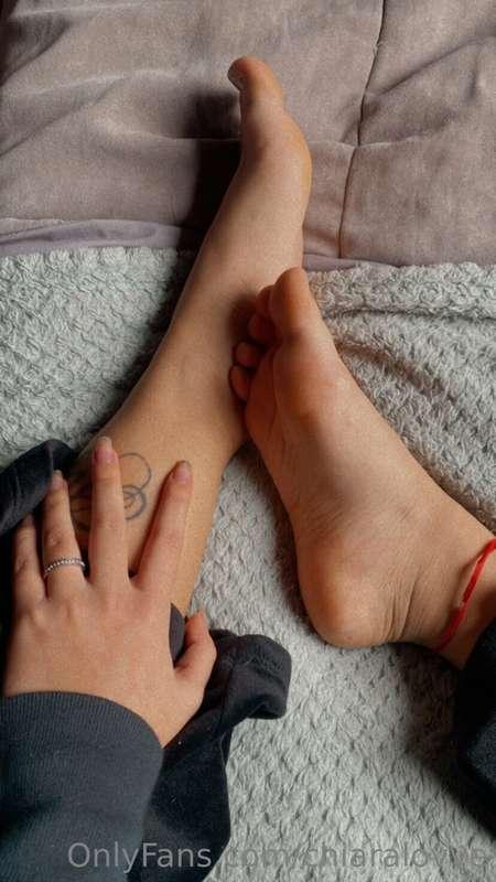 Sabado ☁️

Do you like my feet, daddy? ☺️