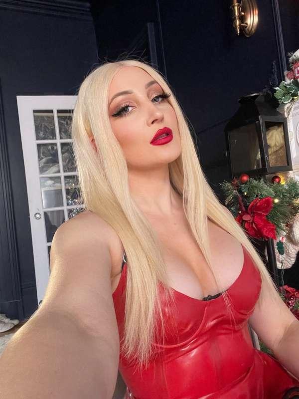 hollytwolf image #4