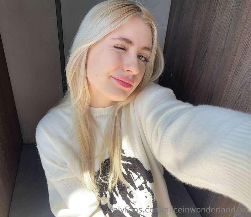 i'm in a silly goofy mood 😜 come say hi!!!
